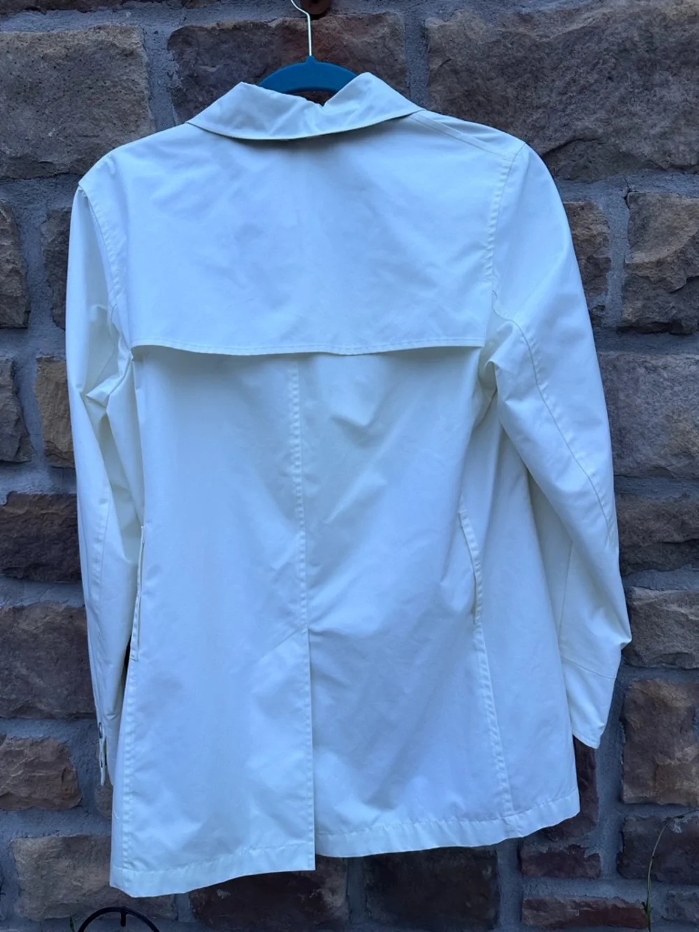 Burberry Women's Cream Lightweight Trench Jacket, size 6 - Picture 5 of 10